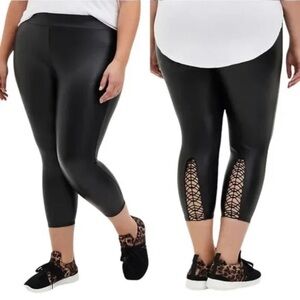 Torrid Coated Ponte Macrame Back Platinum Crop Legging Size 2